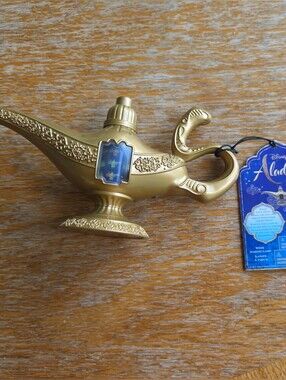 Disney Store London Aladdin Light Up Sound Magic Fortune Genie Lamp RARE w/Tags